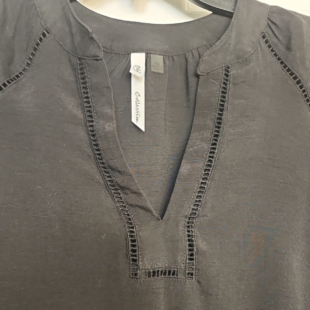 Elegant Black V-Neck Blouse - Picture 2 of 13